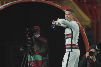 A válogatottakra mutogat az UEFA, miután szabályos góltól fosztották meg C. Ronaldót