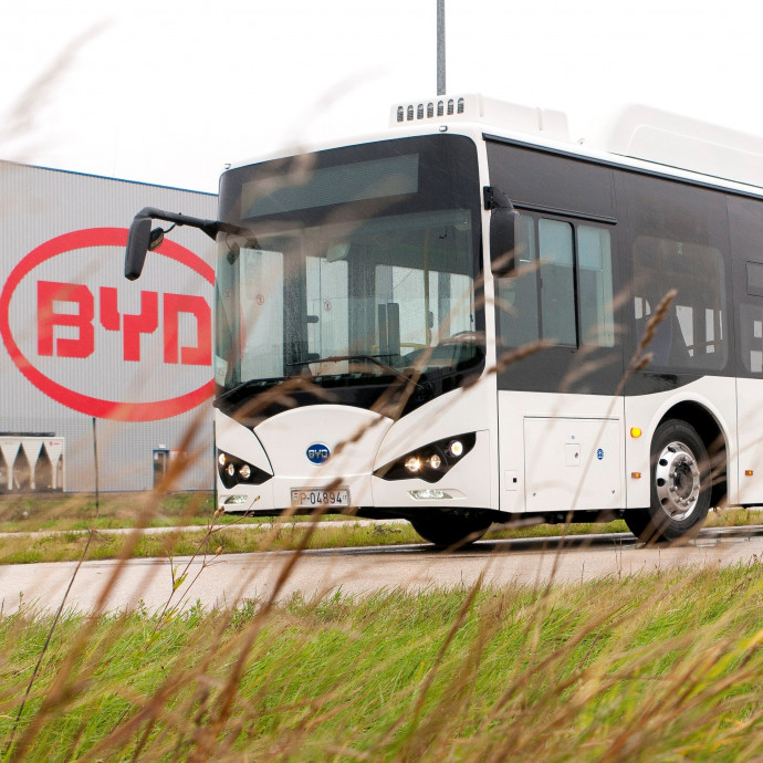 A keleti multik ugyanarra használnak minket, mint a nyugatiak