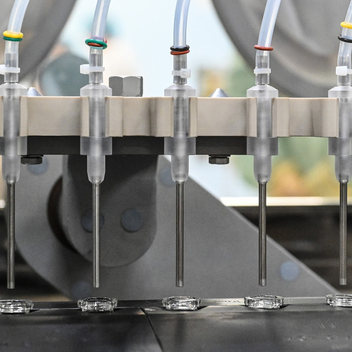 Hiába szeretnénk gyorsan rengeteg oltást gyártani, ez a termék nem olyan, mint a többi