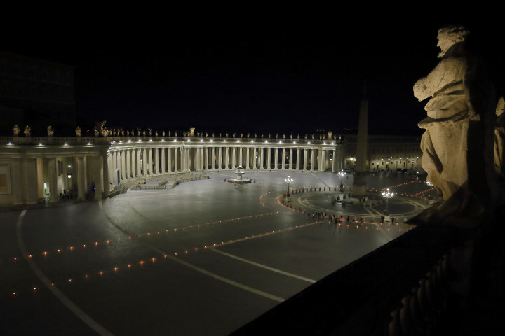 Idén másodjára telt Ferenc pápa nagypénteki keresztútja hívők nélkül. – Fotó: Vatican Pool / Getty Images