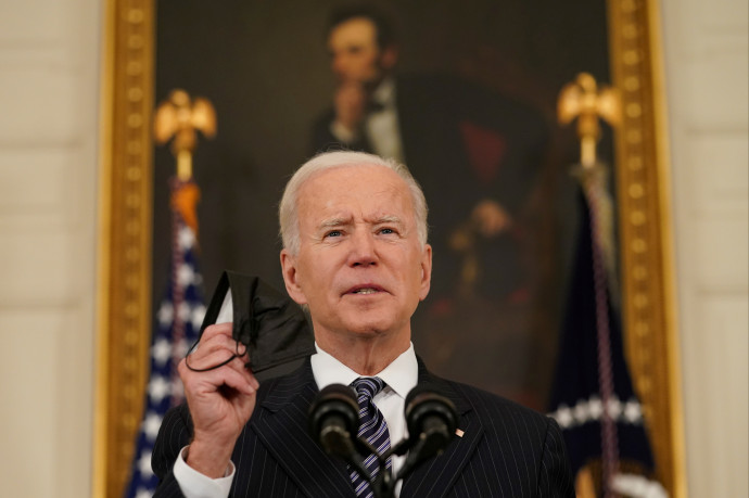 Biden: Élet-halál harcot vívunk a vírus ellen