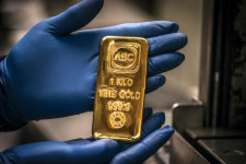 Jól bespájzolt aranyból a Magyar Nemzeti Bank, háromszorosára növelte a készletet