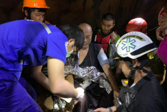 Kimentették a buddhista szerzetest, aki a nagy eső miatt négy napra egy thaiföldi barlangban rekedt