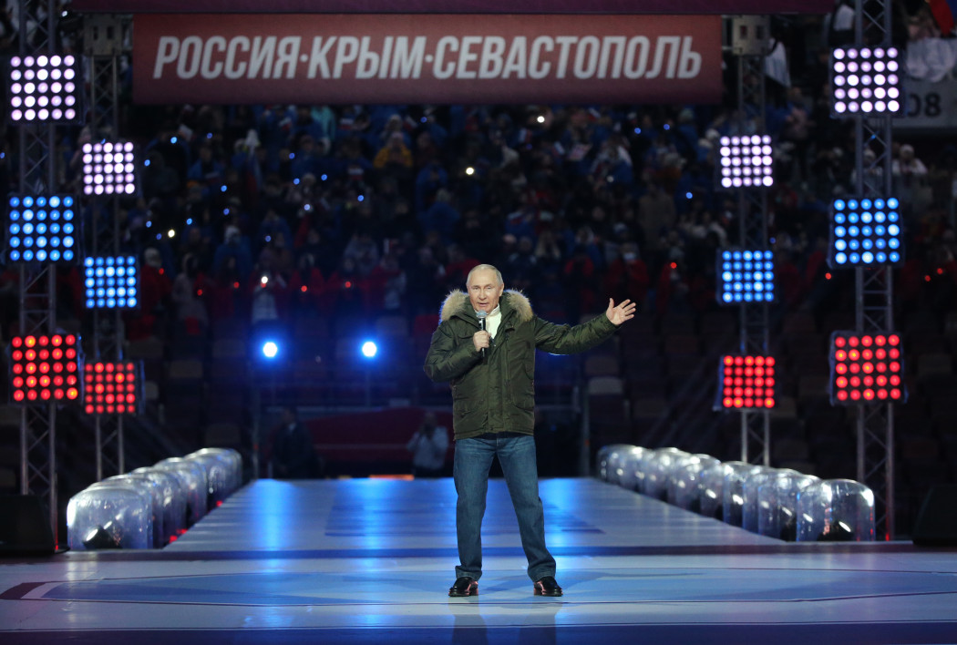 Vlagyimir Putyin mond beszédet a Krím-félsziget Oroszországhoz csatolásának hetedik évfordulója alkalmából rendezett ünnepségen Moszkvában 2021 március 18-án – Fotó: Alexander Aksakov / Getty Images