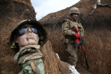 Ukrán elnök: Bármikor támadhat az orosz hadsereg