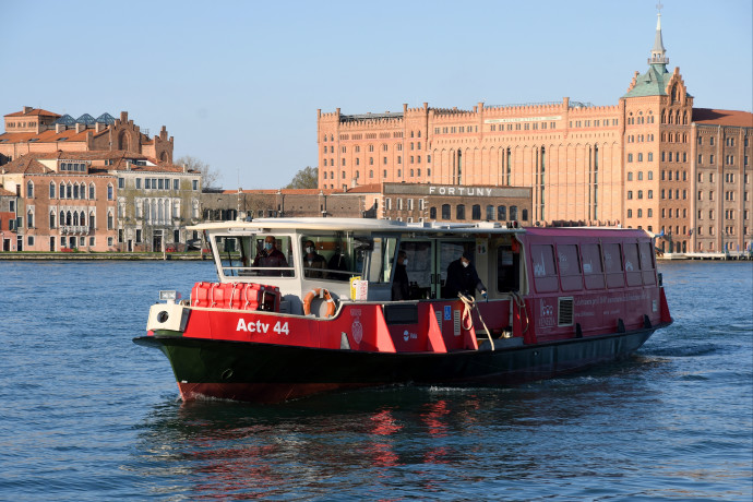 A velencei komphajókon is oltanak a nyáron, jöhetnek a turisták