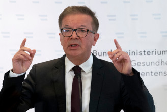 Elcsukló hangon mondott le az osztrák egészségügyi miniszter