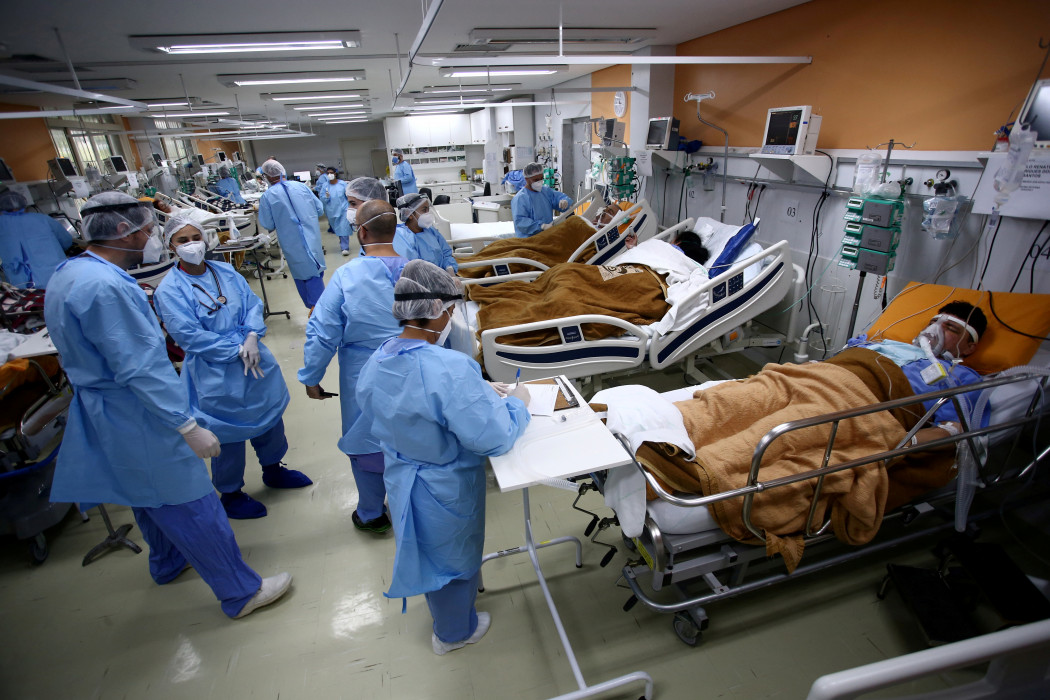 Zsúfolt Covid-osztály a brazíliai Porto Alegre egyik kórházában – Fotó: Reuters/Diego Vara
