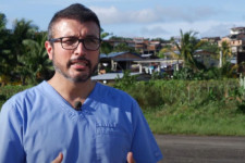 Plasztikai sebész volt, most a legszegényebb kolumbiai településeken küzd a koronavírus ellen