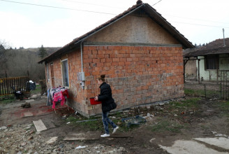 In Hungary's Roma segregates, misinformation is more dangerous than Covid-19
