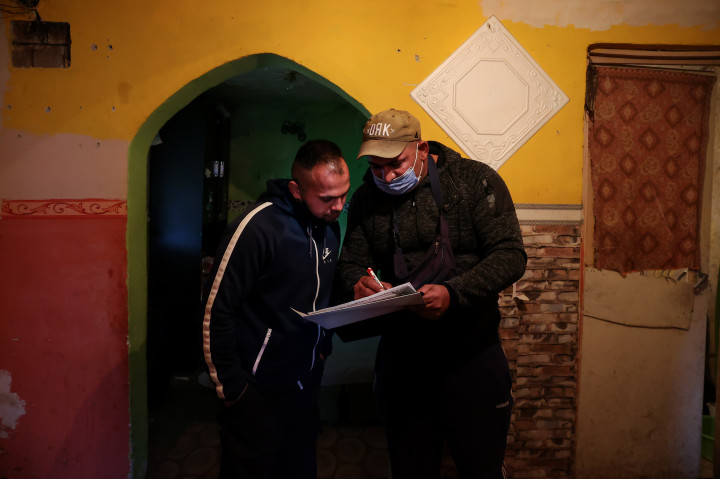 Gábor a kínai vakcinát kérné, mert arról azt hallotta, hogy gyengébb – Fotó: Huszti István / Telex