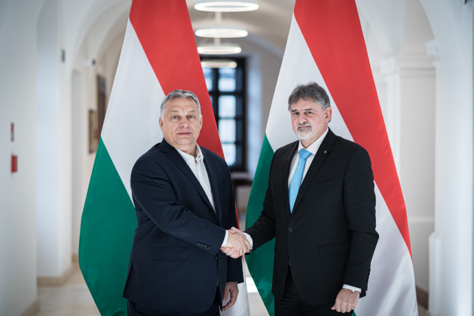 Ki az a szürke eminenciás, akit Orbán szerint senki nem ismer, mégis fontos szerepe van az oltási programban?