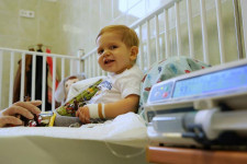 Áprilistól már Magyarországon is elérhető az SMA-beteg gyerekek méregdrága gyógyszere, a Zolgensma