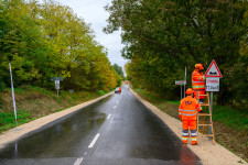 Halálra gázoltak egy útfelújításon dolgozó jelzőőrt