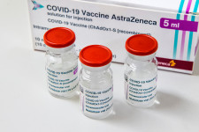 Erősebb sejtes immunválaszt vált ki időseknél az AstraZeneca vakcinája egy dózis után, mint a Pfizeré egy tanulmány szerint