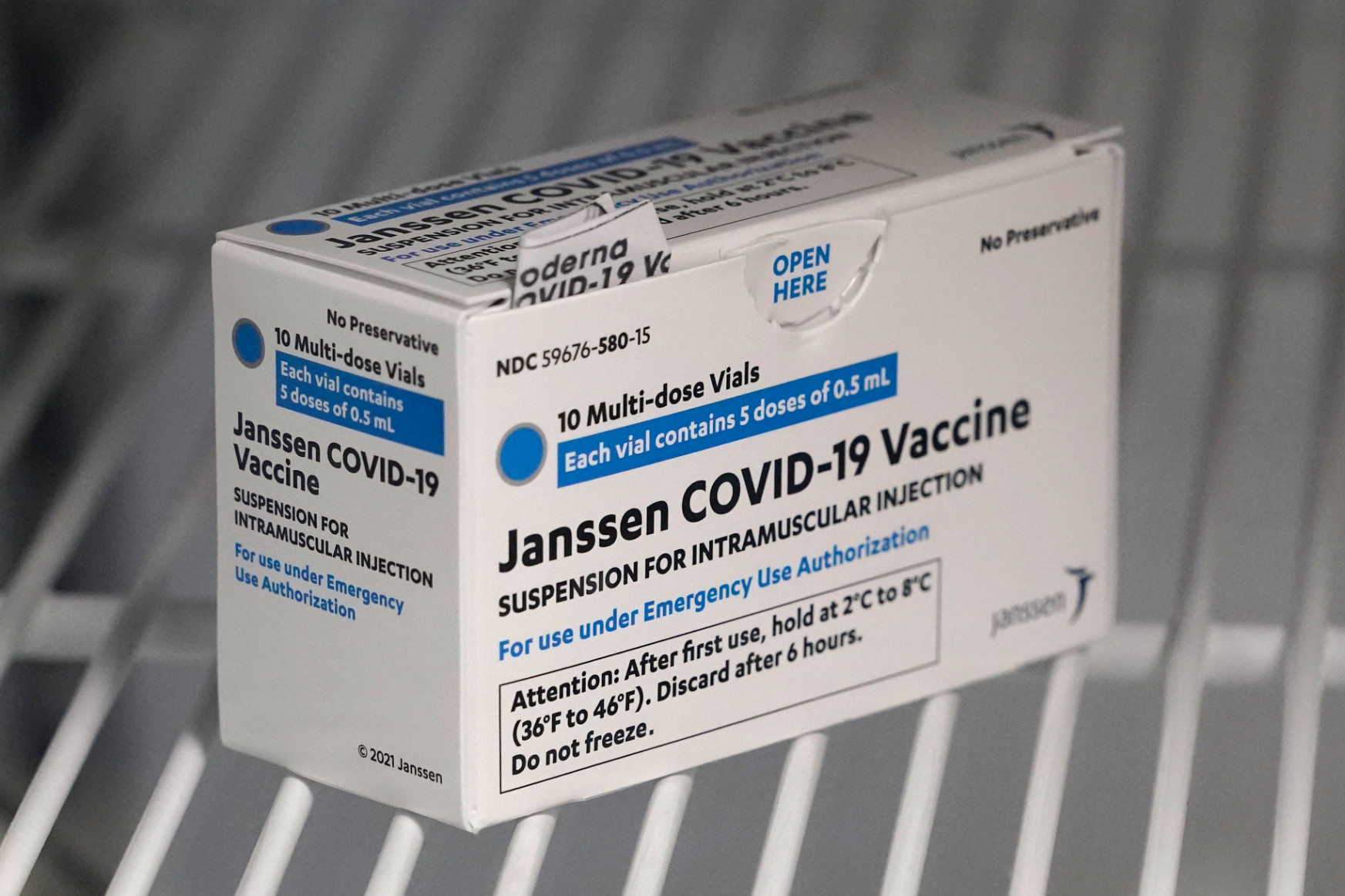 Kedden tájékoztat az EMA a Johnson and Johnson vakcinájának lehetséges mellékhatásairól