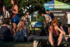 Egyre több a barát, és kevesebb a családtag azok között, akikben a leginkább megbízunk