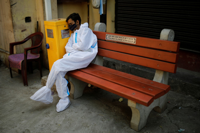 22-en haltak meg egy indiai városban, mert hiba lépett fel az oxigéntároló feltöltésekor