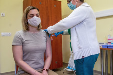 Begyújtották a Szputnyik-rakétát a magyar oltási programban