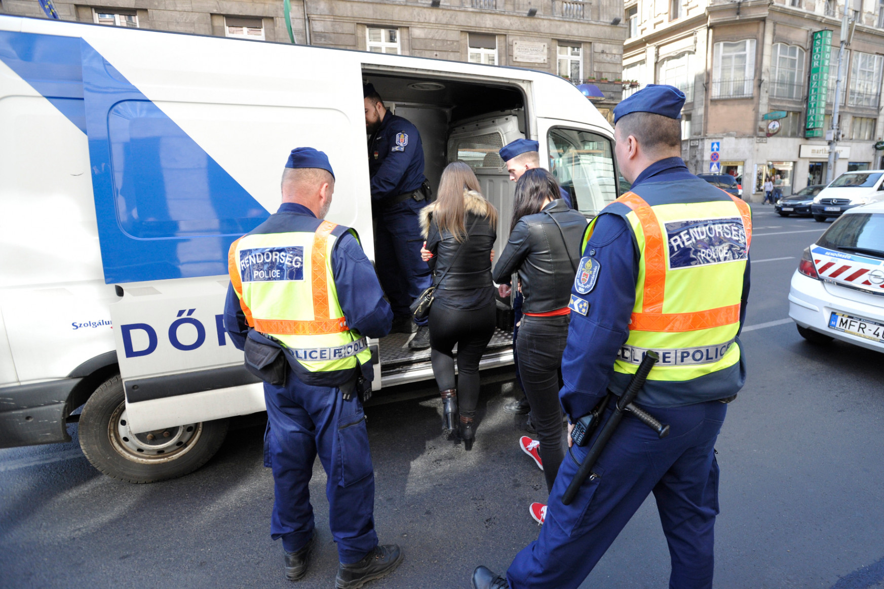 Második esély helyett akár milliós összeget kaphat a nyakába a drogfogyasztó, ha végigcsinálja az elterelést