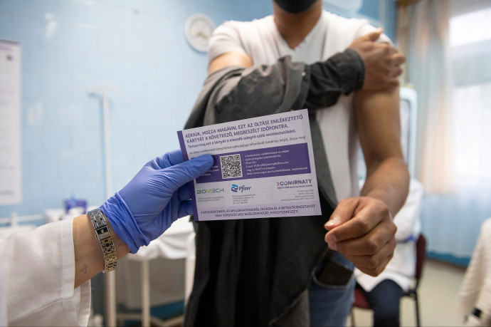 Akit külföldön oltottak, nem kaphat magyar védettségi igazolványt