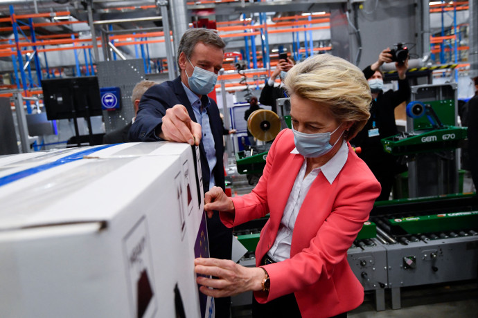 Még 1,8 milliárd adag Pfizer-vakcinát vesz az Európai Unió