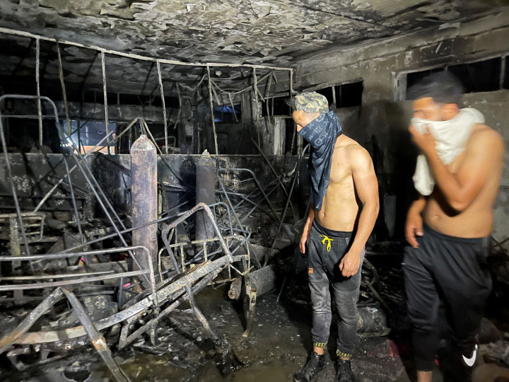 A tűz után a bagdadi kórházban 2021. április 25-én – Fotó: Reuters / Thaier Al-Sudani
