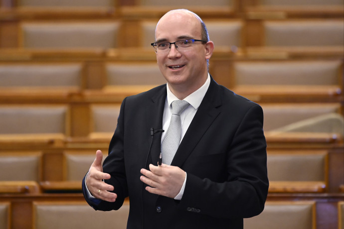 Maruzsa: Két-három hét múlva már azok is iskolába küldik a gyerekeket, akik eddig tartottak ettől