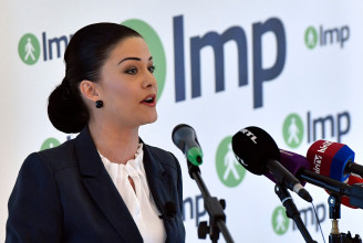A Jobbik beáll az LMP-s Demeter Márta mögé a VIII.-IX. kerületi körzet előválasztásán