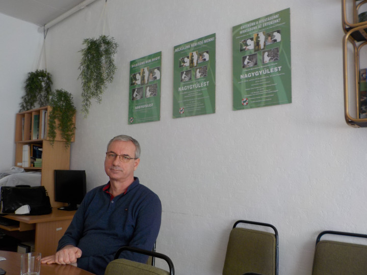 Irinyi Tamás, a Magyar Egészségügyi Szakdolgozói Kamara Csongrád-Csanád Megyei Területi Szervezetének elnöke – Fotó: Móra Ferenc Sándor / Telex