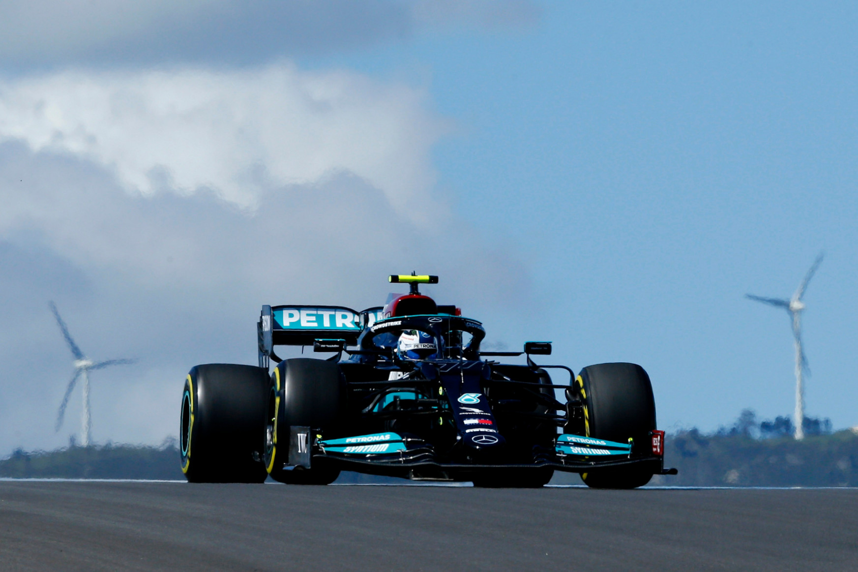 F1: Verstappentől elvették a kört, amivel megnyerte volna a portugál időmérőt, Bottas az élen