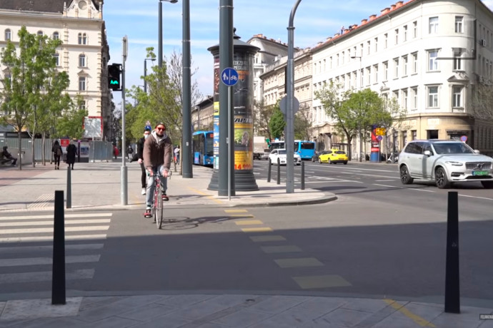 Büntetést küldtek a rendőrök egy biciklisnek azért, mert elesett a Bajcsy-Zsilinszky úton