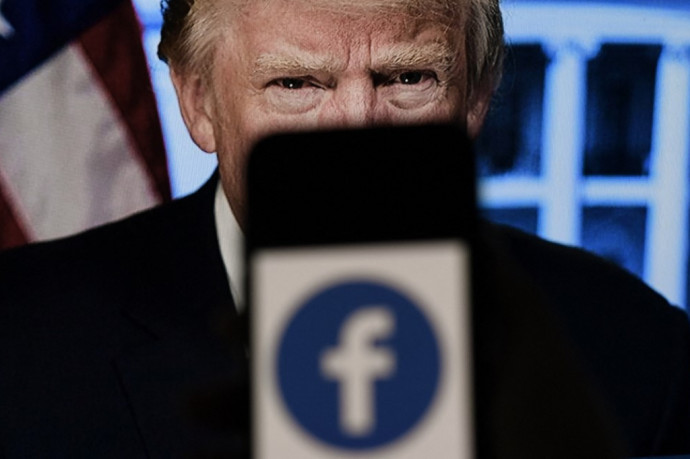 További fél évre fenntartja Trump kitiltását a Facebook