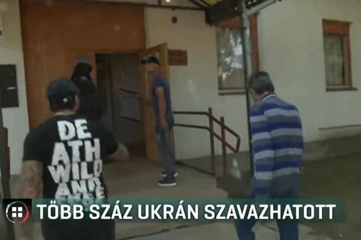 Lesz közmunkád, dolgozhatsz, ha ezeket az embereket megengeded, hogy bejelentsük – Partizán-videó az ukrán határ menti voksturizmusról