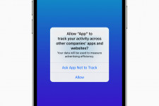 Az új iPhone-frissítéssel megtilthatja, hogy az alkalmazások adatokat gyűjthessenek személyre szabott reklámokhoz