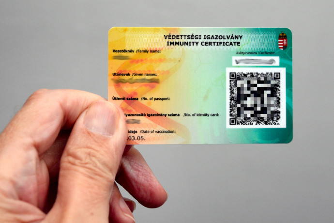 Románia és Magyarország elismeri egymás védettségi igazolványát