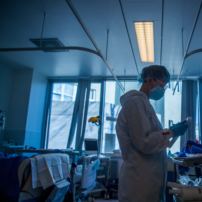 Miért fogadták el csendben az ápolók, hogy az orvosok helyzete javult, miközben az övék még romlott is?