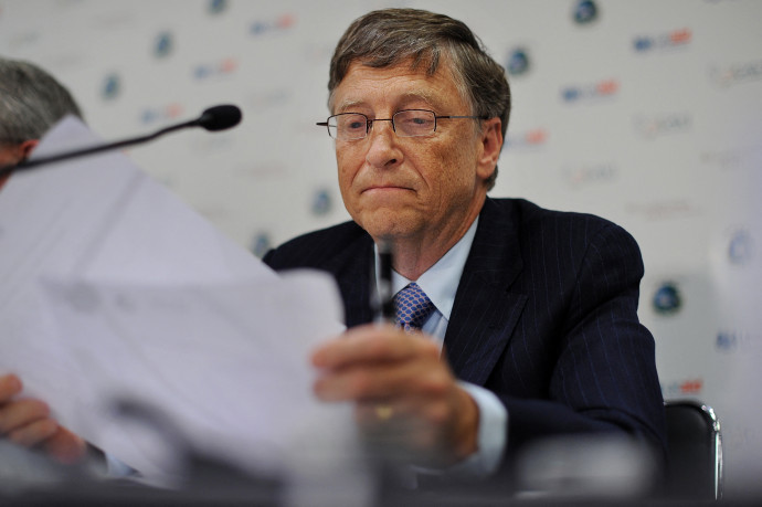 Microsoft tycoon Bill Gates attends a press conference at the GAVI (Global Alliance for Vaccines and Immunisation) conference, in London, on June 13, 2011. Britain and Bill Gates joined forces Monday to pledge more than half the 3.7 billion dollars (2.6 billion euros) sought to vaccinate millions of children by 2015. Prime Minister David Cameron told a donors' conference in London that Britain would contribute a further 814 million pounds (1.3 billion dollars, 920 million euros) to GAVI (Global Alliance for Vaccines and Immunisation), an aid group backed by the Microsoft tycoon. AFP PHOTO / BEN STANSALL (Photo by BEN STANSALL / AFP)