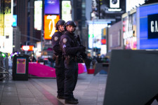 Lövöldözés volt New Yorkban, a Times Square-en, egy négyéves gyereket is meglőttek