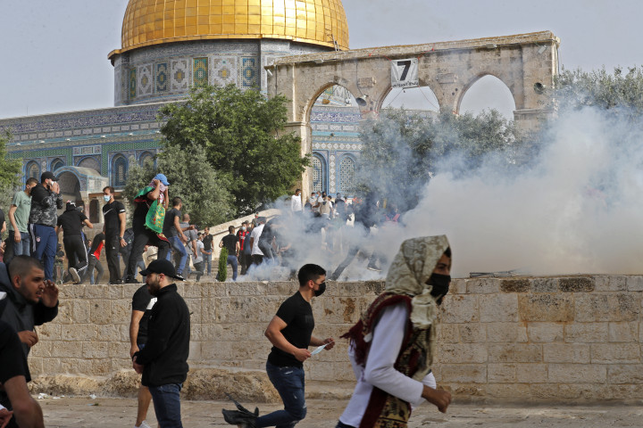 Palesztin tüntetők – Fotó: Ahmad Gharabli / AFP
