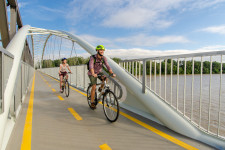 A Tisza-tavi híd lett az év kerékpárútja