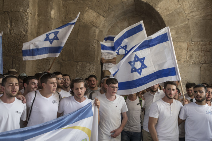 Izraeli tüntetők a Templom-hegy közelében 2021. május 10-én – Fotó: Laurent Van Der Stockt / Getty Images