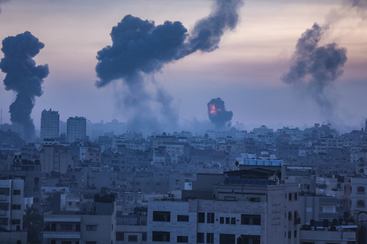 Az izraeli légierő ellencsapása Gázára 2021. május 12-én – Fotó: Haitham Imad / EPA / MTI