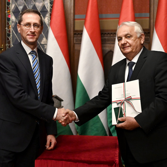 Kockázatok és mellékhatások a kormány költségvetési tervei kapcsán