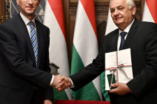 Kockázatok és mellékhatások a kormány költségvetési tervei kapcsán