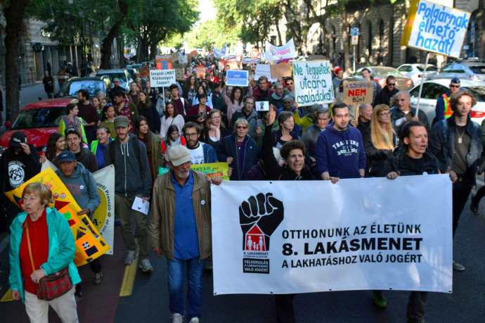 25 szakmai szervezet tiltakozik az önkormányzati lakások privatizációja ellen, szociális katasztrófától tartanak
