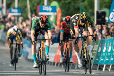 Nagy bukások után célfotó döntött a Tour de Hongrie harmadik szakaszán