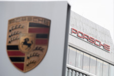 A Porsche havi 12 napot engedi otthonról dolgozni az irodai alkalmazottait