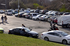 Magyar Nemzet: Újra fizetőssé válhat a közterületi parkolás