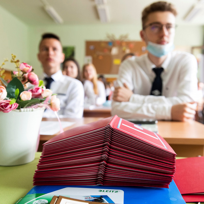 A középiskolai felvételi rendszer hátraszorítja az állami gimnáziumokat, az állam az egyházi iskolákba tereli a diákokat